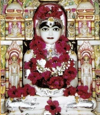 Sacred Pilurikha tree imagery